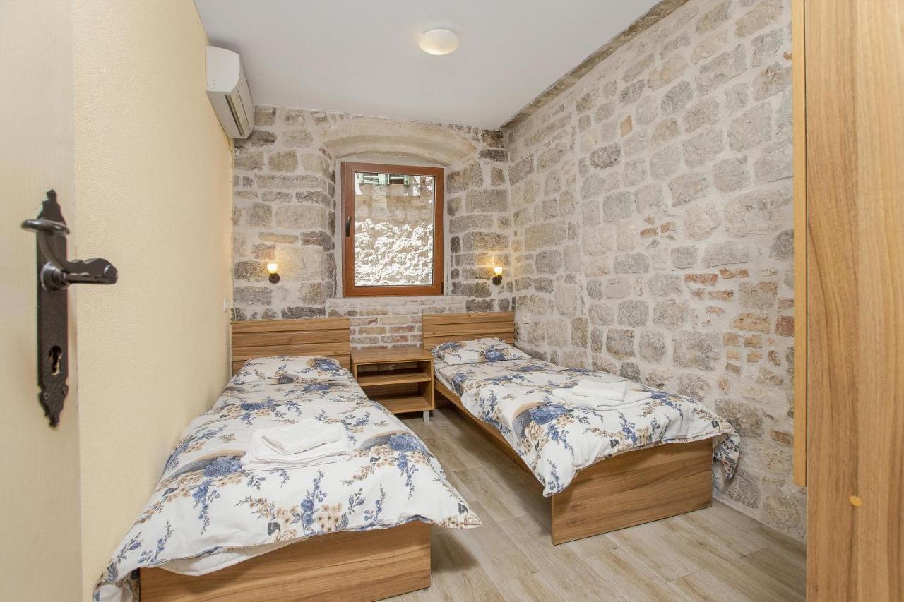 Historical Heart Apartment Kotor Exterior photo